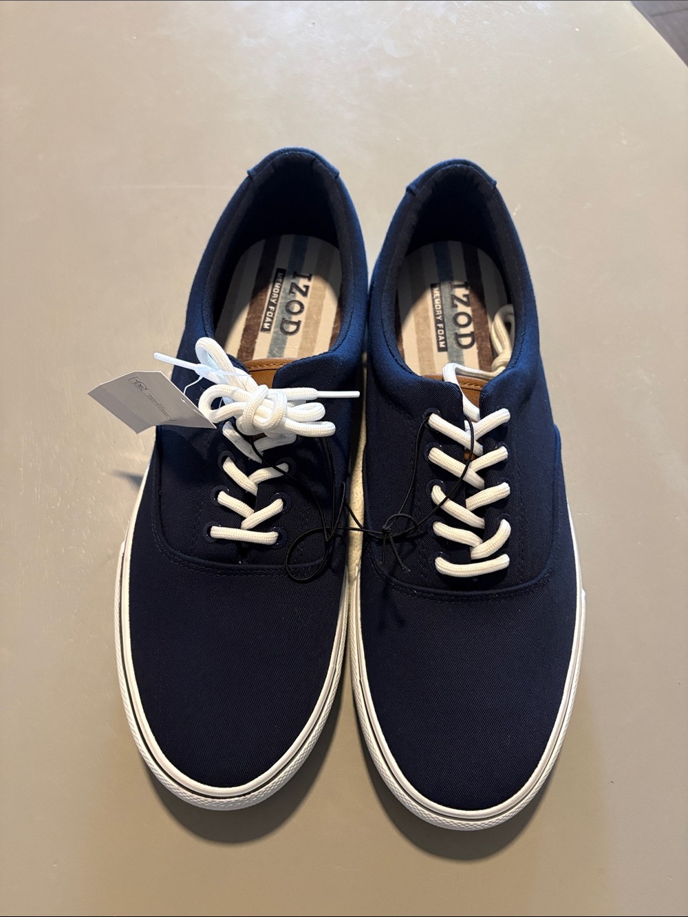 Izod Men's Navy and White Canvas Low-Top Sneakers